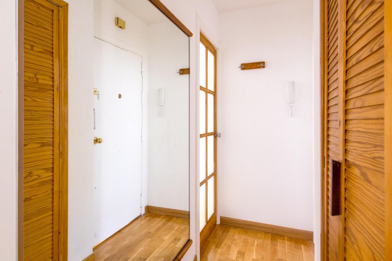 Appartamento Bright Penthouse With Terrace In Madrid Center Esterno foto