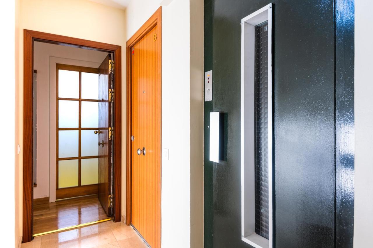 Appartamento Bright Penthouse With Terrace In Madrid Center Esterno foto