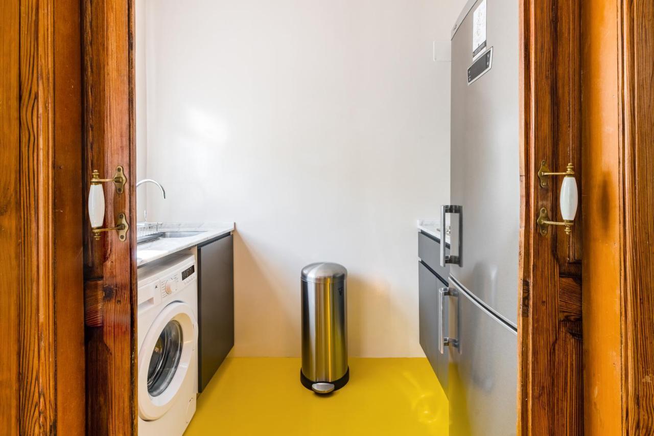 Appartamento Bright Penthouse With Terrace In Madrid Center Esterno foto